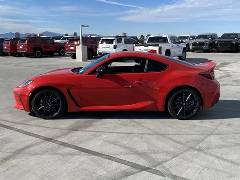 Used 2024 Toyota GR86 Premium image 5