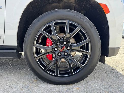 Used 2021 GMC Yukon Denali w/ Denali Premium Package image 18