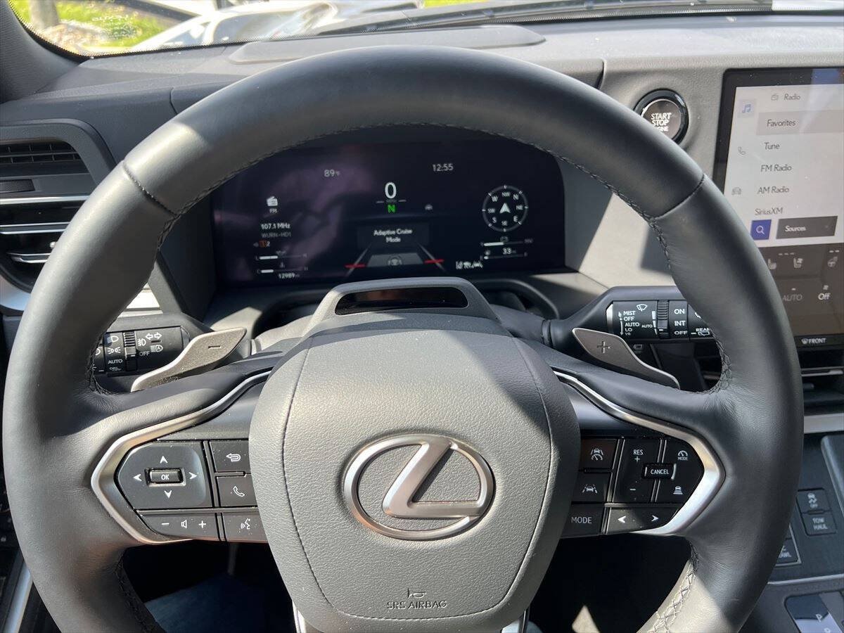 Used 2024 Lexus GX 550 AWD/4WD image 11