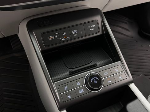 Used 2025 Hyundai Kona Limited image 26