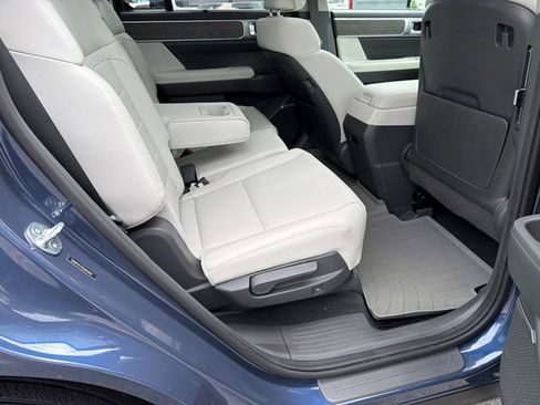 Used 2025 Hyundai Santa Fe Limited FWD image 15