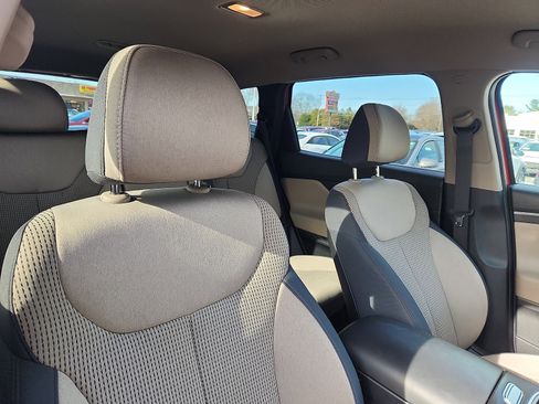 Certified 2023 Hyundai Santa Fe SEL AWD/4WD image 33