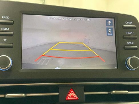 Used 2022 Hyundai Elantra Blue FWD image 19