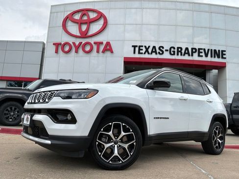 Used 2025 Jeep Compass Limited AWD/4WD image 2