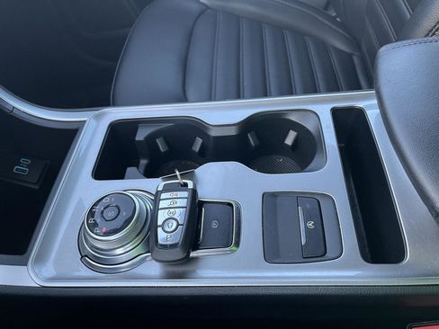 Used 2024 Ford Edge SEL w/ Convenience Package image 23