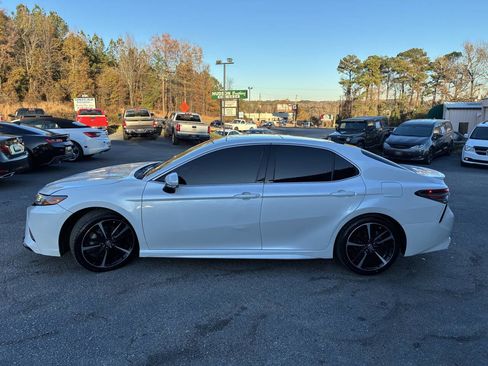 Used 2019 Toyota Camry XSE image 4