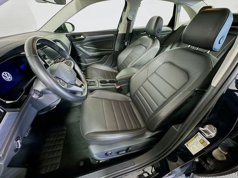 Used 2024 Volkswagen Jetta SE image 12