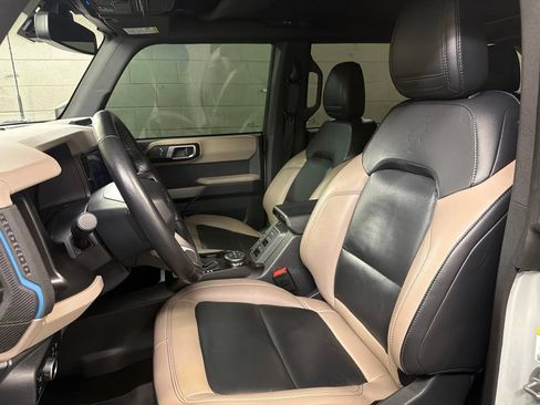 Used 2023 Ford Bronco Wildtrak AWD/4WD image 13