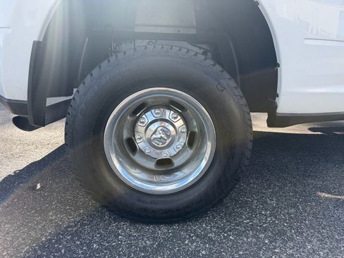 Used 2024 RAM 3500 Big Horn AWD/4WD image 16