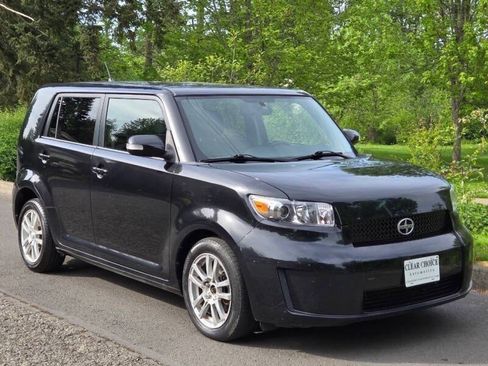 Used 2008 Scion xB FWD image 4
