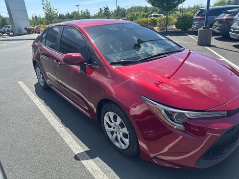 Used 2022 Toyota Corolla LE w/ Carpet Mat Package (TMS) FWD image 6