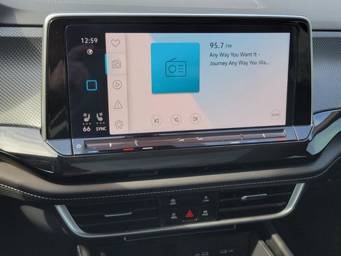 Certified 2025 Volkswagen Atlas Cross Sport SEL Premium R-Line image 30