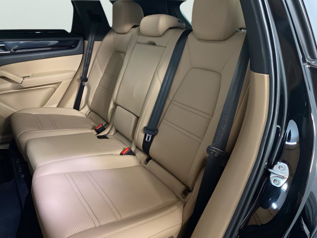 Used 2023 Porsche Cayenne AWD/4WD image 67