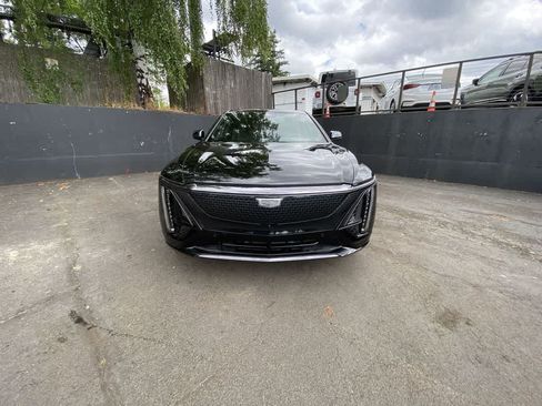 Certified 2026 Cadillac Lyriq Sport w/ LPO, ONYX Package RWD image 9