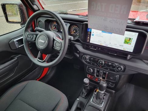 Used 2024 Jeep Wrangler Unlimited Rubicon image 18