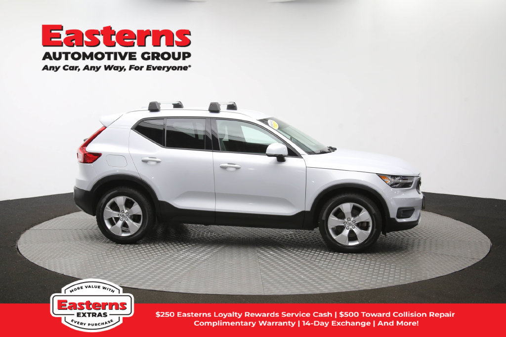 Used 2021 Volvo XC40 T4 Momentum FWD image 45