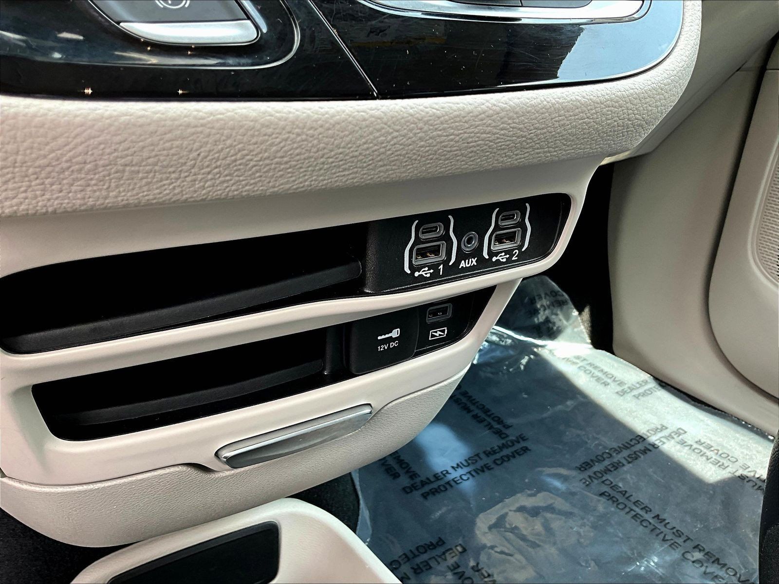Used 2022 Chrysler Pacifica Touring-L FWD image 15
