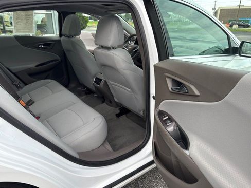 Used 2023 Chevrolet Malibu LT w/ LPO, Floor Liner Package FWD image 27