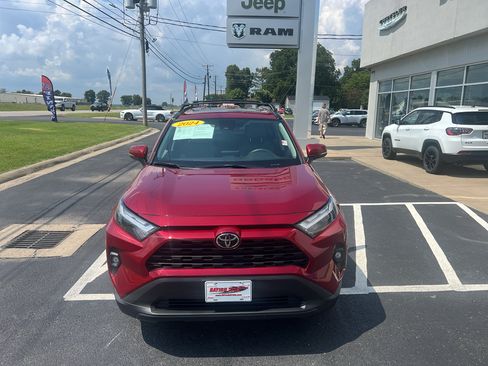 Used 2024 Toyota RAV4 XLE Premium FWD image 5