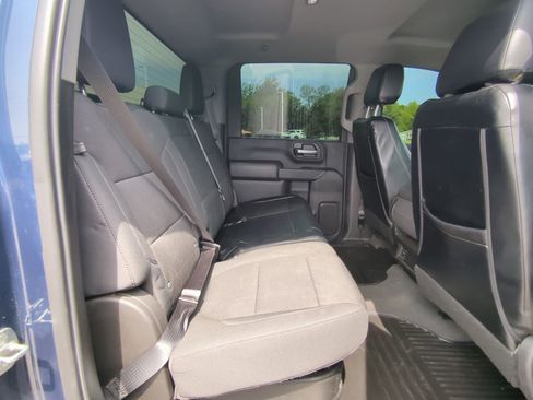 Used 2020 Chevrolet Silverado 2500 Custom w/ Custom Value Package AWD/4WD image 11