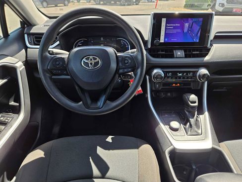 Used 2023 Toyota RAV4 LE AWD/4WD image 18