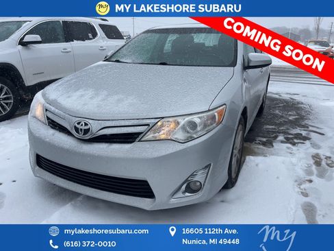 Used 2014 Toyota Camry L image 3