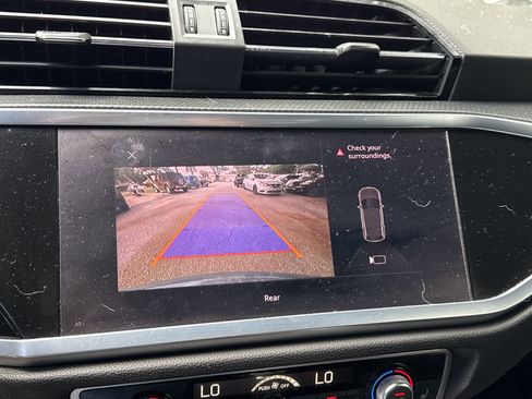 Used 2020 Audi Q3 2.0T Premium image 19