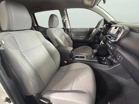 Used 2022 Toyota Tacoma SR image 30
