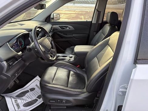 Used 2021 Chevrolet Traverse RS image 9