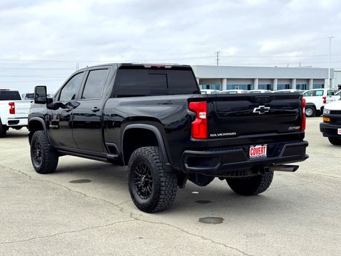 Used 2024 Chevrolet Silverado 2500 ZR2 image 9