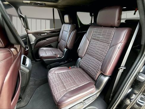 Used 2022 Cadillac Escalade Sport Platinum w/ LPO, ONYX Package AWD/4WD image 28