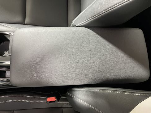 Used 2025 Toyota Camry SE FWD image 22