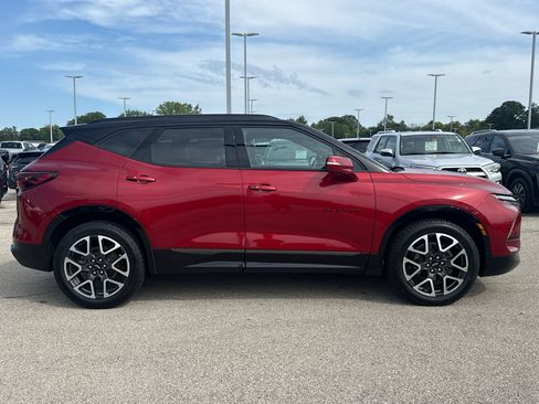 Certified 2023 Chevrolet Blazer RS w/ Driver Confidence II Package AWD/4WD image 4