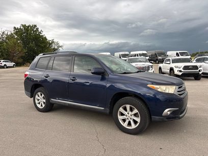 Used 2011 Toyota Highlander 2WD w/ Tech Pkg