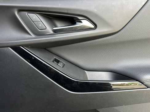 Used 2025 Chevrolet Equinox LT AWD/4WD image 23