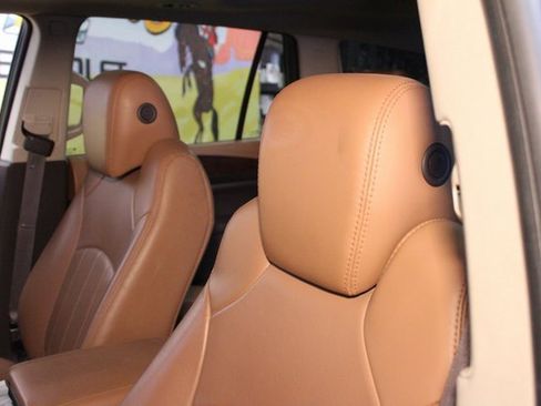 Used 2016 Buick Enclave Premium image 19