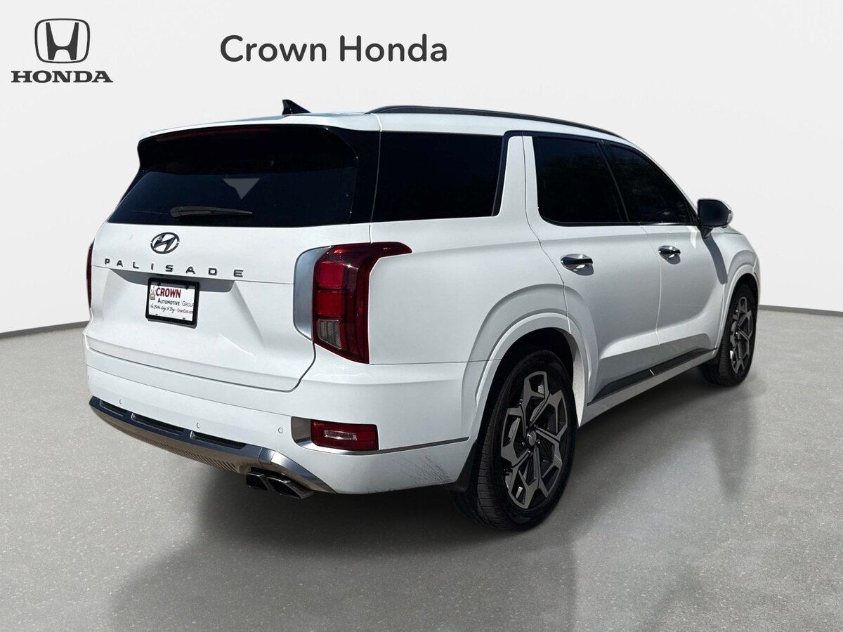 Used 2022 Hyundai Palisade Calligraphy FWD image 3