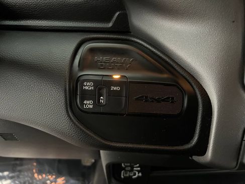 Used 2024 RAM 2500 Big Horn AWD/4WD image 45