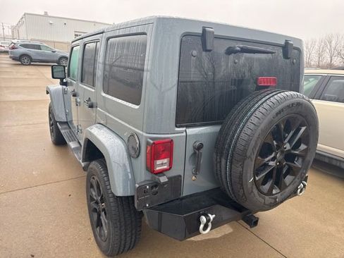 Used 2015 Jeep Wrangler Unlimited Sahara w/ Connectivity Group image 8