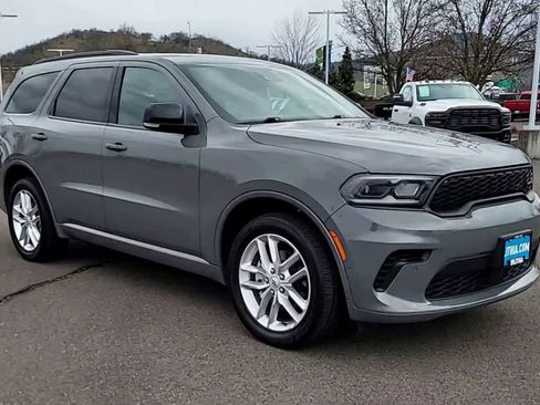 Used 2025 Dodge Durango GT image 2