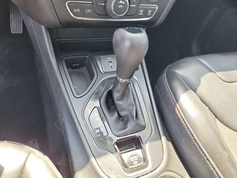 Used 2020 Jeep Cherokee Latitude Plus image 24