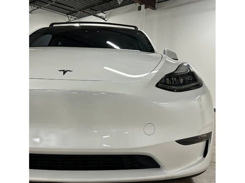 Used 2023 Tesla Model Y Performance image 5