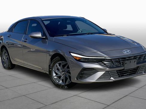 Certified 2024 Hyundai Elantra SEL image 3