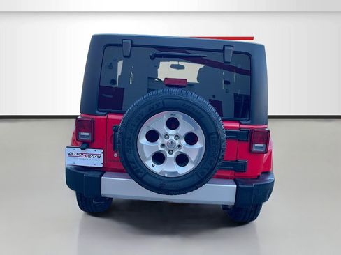 Used 2015 Jeep Wrangler Unlimited Sahara w/ Dual Top Group AWD/4WD image 6