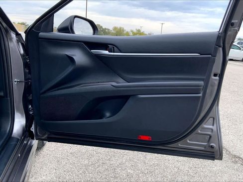 Used 2024 Toyota Camry SE image 22