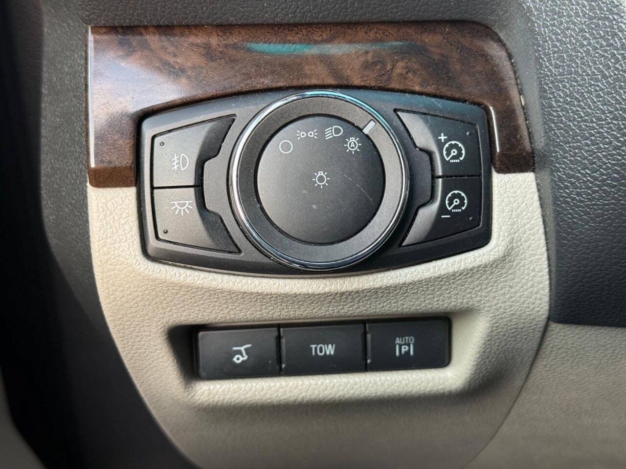 Used 2012 Ford Explorer Limited FWD image 18