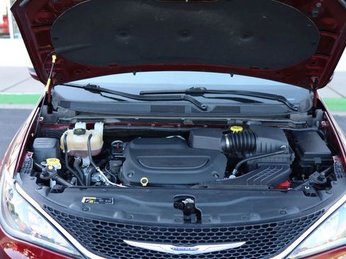 Used 2019 Chrysler Pacifica Limited FWD image 51