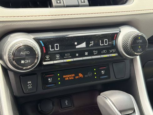 Used 2022 Toyota RAV4 Limited w/ Limited Grade Weather Package FWD image 23