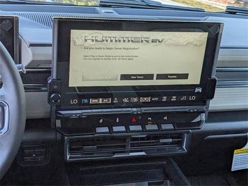 New 2026 GMC Hummer EV 4x4 Crew Cab image 11