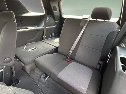 Used 2023 Chevrolet Traverse LT FWD image 30